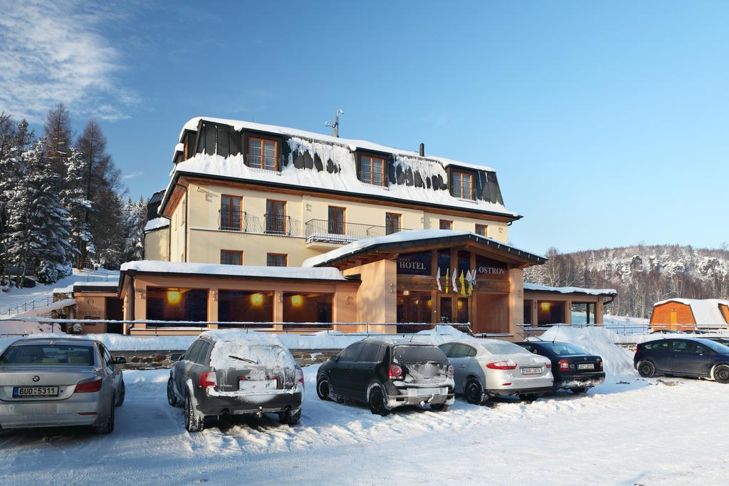 Hotel Ostrov Tisá Exterior foto
